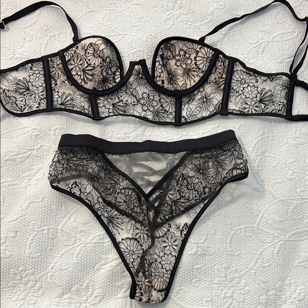 Elegant Black Lace Lingerie Set